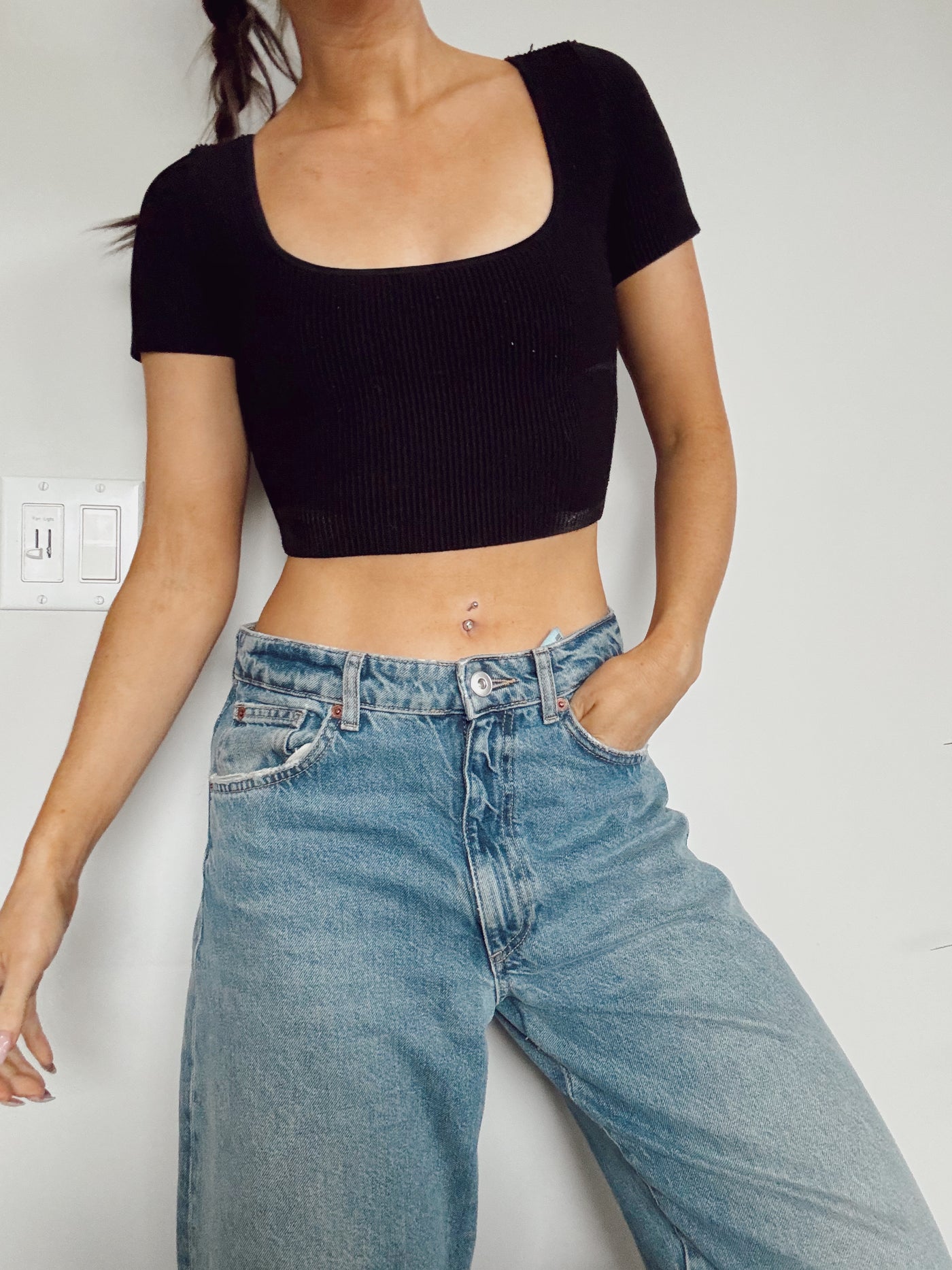 Babaton Aritzia sculpt knit top