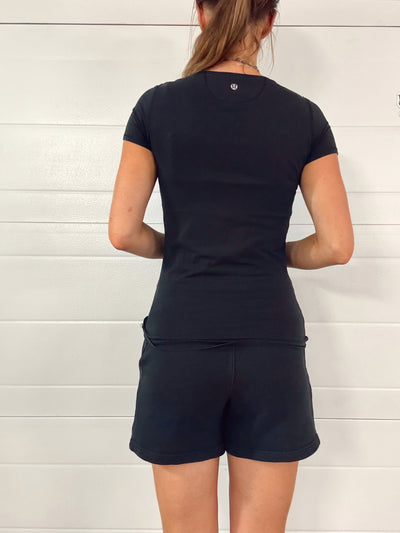 Lululemon black staple T-shirt