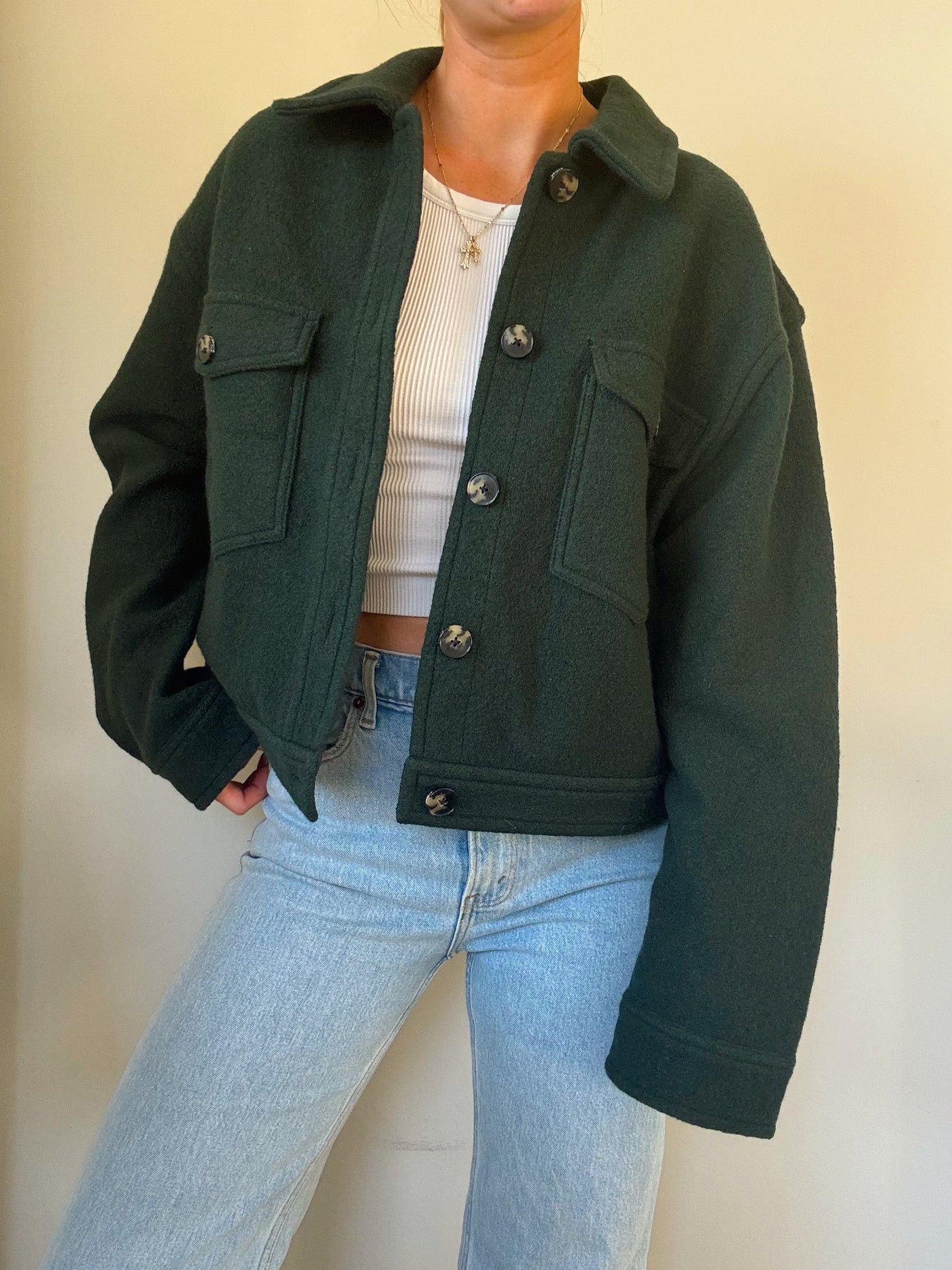 The Wilfred Aritzia Ganna shirt forest green jacket
