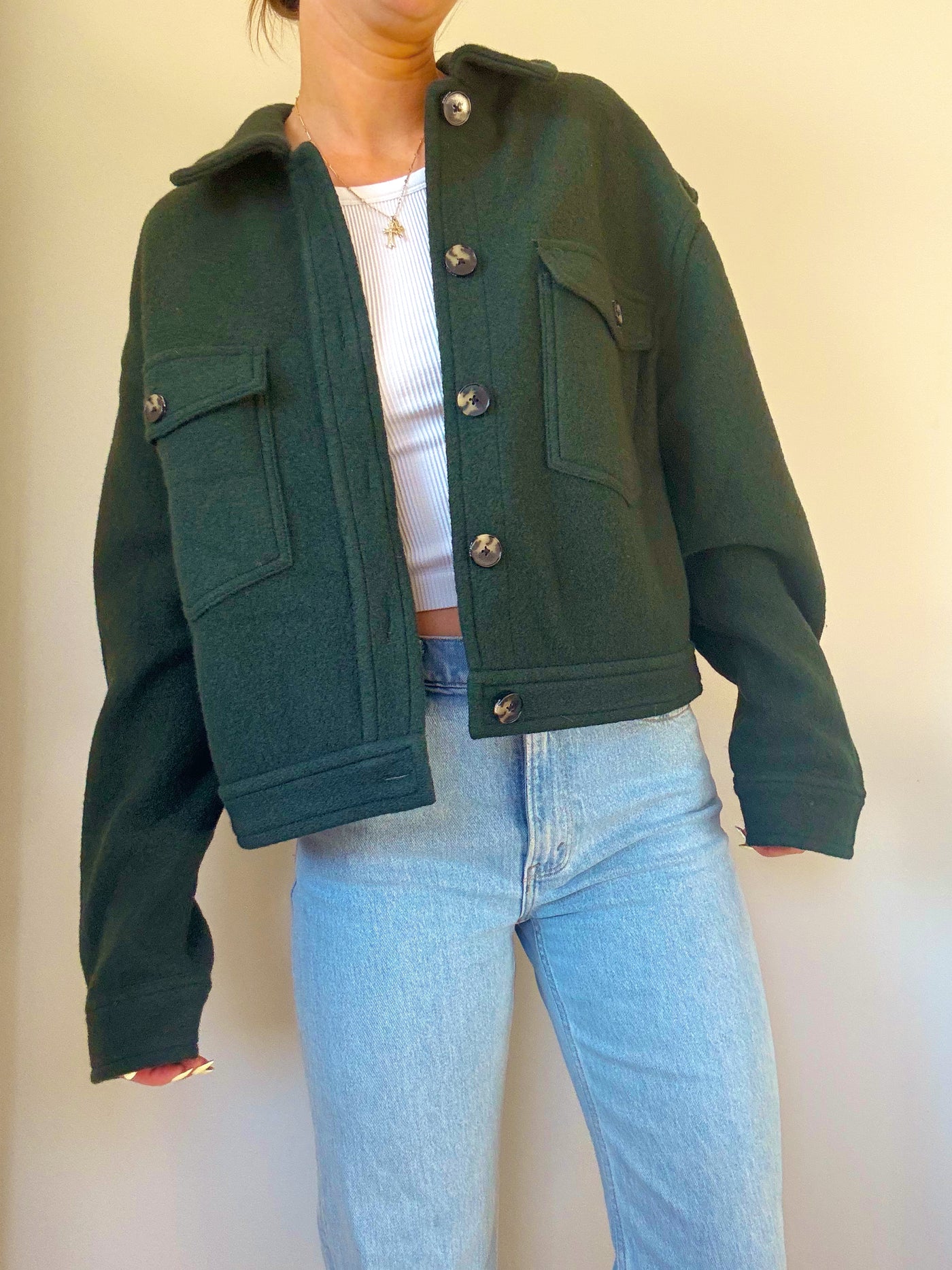 The Wilfred Aritzia Ganna shirt forest green jacket