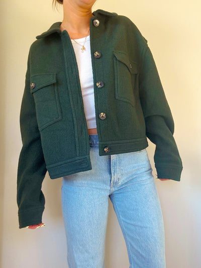 The Wilfred Aritzia Ganna shirt forest green jacket