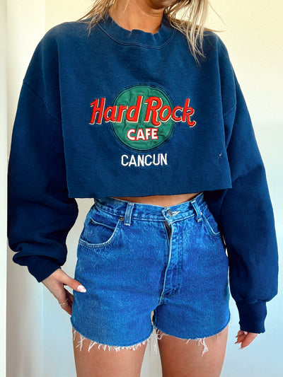 Vintage Hard Rock Cafe Cancun embroidered crewneck