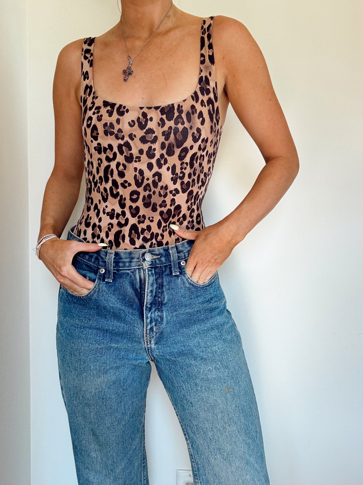 Aritzia Babaton cheetah contour bodysuit