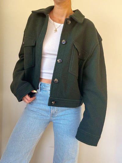 The Wilfred Aritzia Ganna shirt forest green jacket