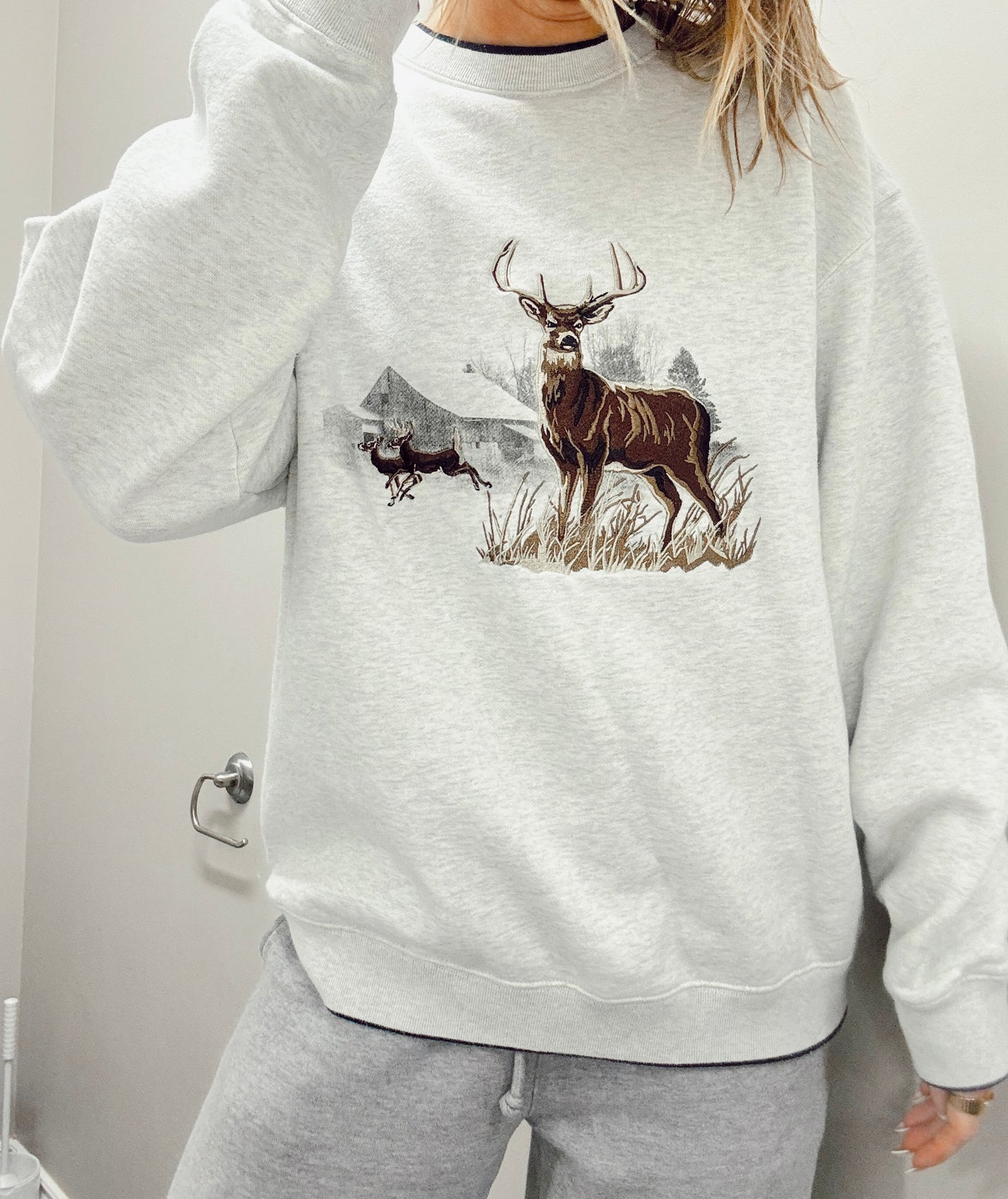 Vintage Elk Wilderness neutral crewneck